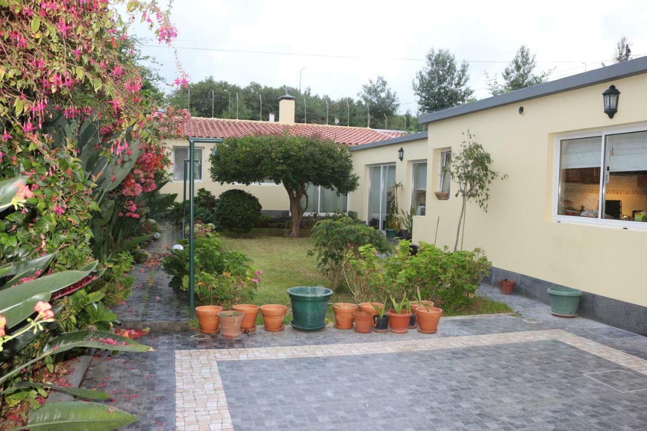 Casa Da Margarida - Area Privada Na Casa Da Anfitria Hotell Ponta Delgada Exteriör bild